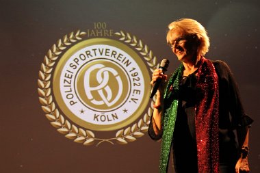 100 Jahre PolizeiSportVerein Köln Wir begleiten die 100-Jahr-Feier musikalisch mit einer Reise durch das Jahrhundert.