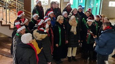 Advents-Flashmob in der Kölner City Fast schon Tradition: kurz vor Weihnachten ziehen wir durch die Kölner City und singen Weihnachtslieder.